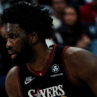 Joel Embiid responde a questionamentos na NBA pela 76ers