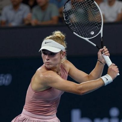 Australiana de 17 anos vence em Brisbane; Sabalenka enfrenta espanhola