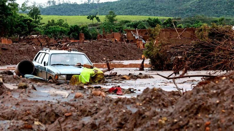 O subdistrito de Bento Rodrigues, em Mariana, foi assolado pelo rompimento da barragem de rejeitos da mineradora Samarco em 2015. Foto: Tv Senado