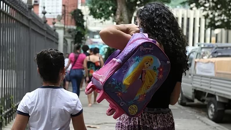Volta às aulas também envolve emoções e expectativas - tanto dos pequenos quanto dos adultos