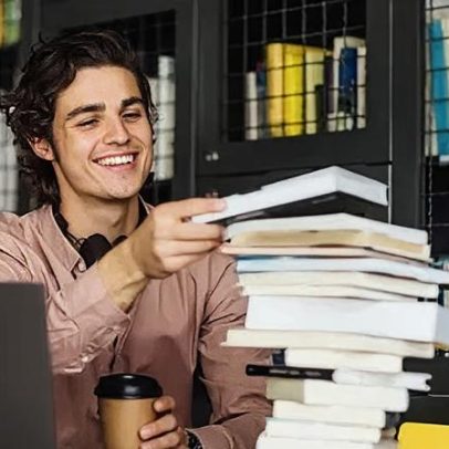 Especialistas avaliam se vale a pena mais um ano de cursinho