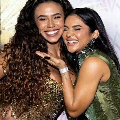 Mileide Mihaile é recebida por Evelyn Bastos na quadra da Mangueira