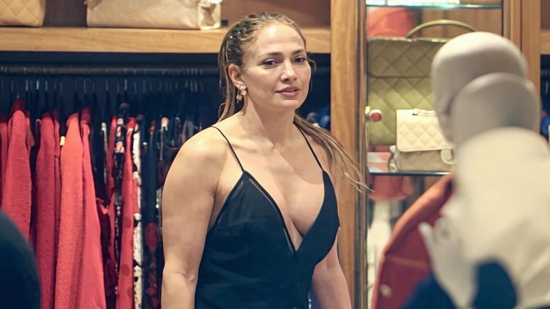 Jennifer Lopez looked glamorous while shopping in Beverly Hills, Calif.