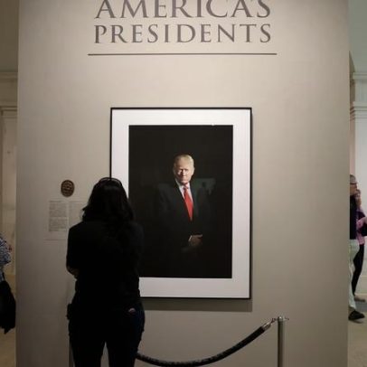 Galeria Nacional de Retratos retira texto sobre impeachment de Trump