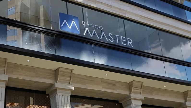 Fachada do Banco Master na rua Elvira Ferraz em Itaim Bibi, em São Paulo