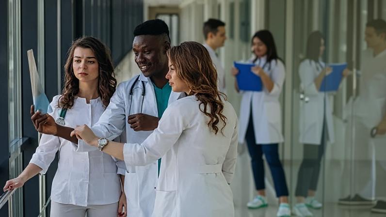 Cursos de Medicina com mal desempenho no Enamed serão penalizados