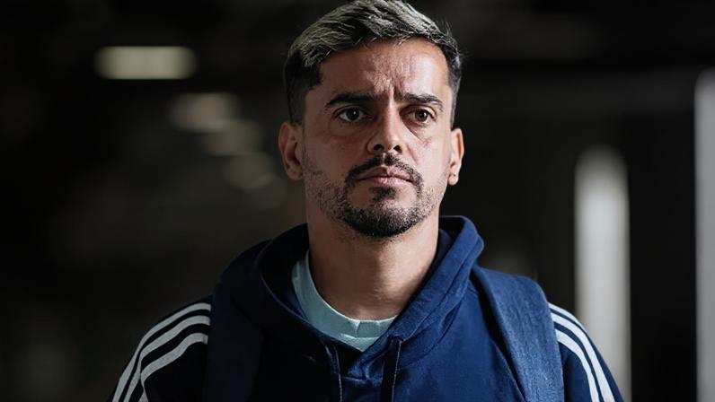 Fagner em chegada ao estádio do Mineirão
