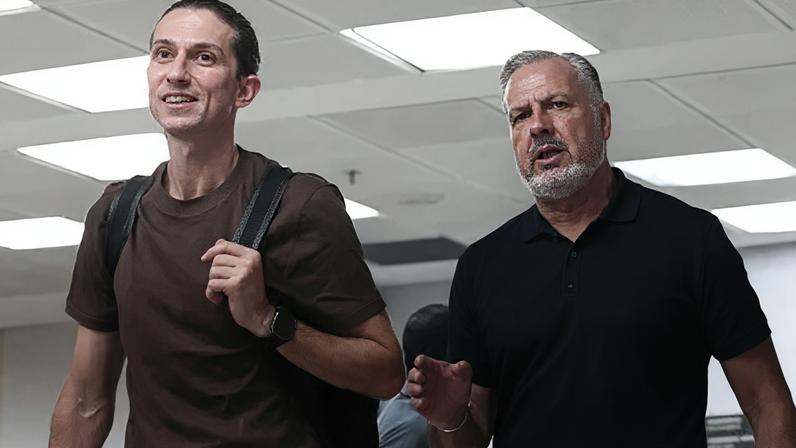 Filipe Luís e José Boto chegam ao Maracanã para o clássico entre Flamengo e Vasco
