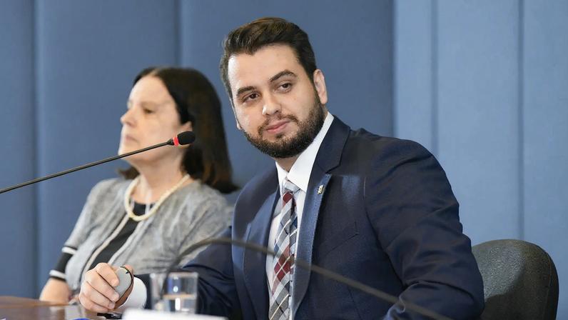 Moraes determinou que as visitas a Filipe Martins só podem ocorrer com autorização prévia do STF. (Foto: Arthur Max/MRE)