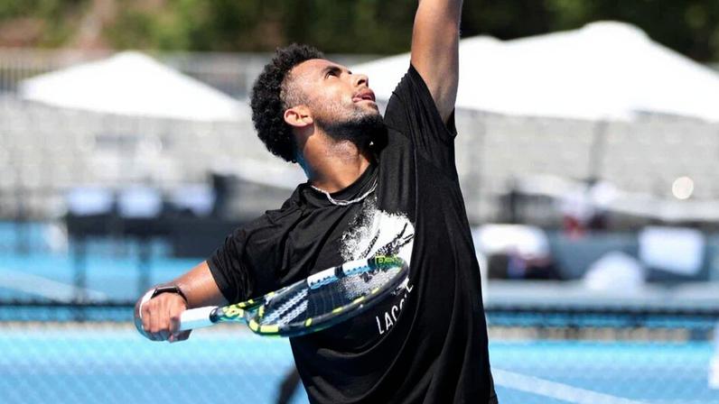 Fils fica lesionado, não joga em Hong Kong e adia retorno ao circuito