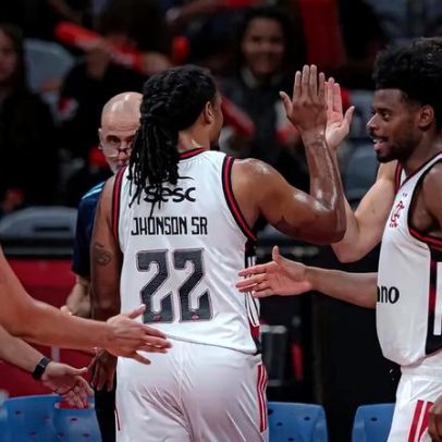 Flamengo vence São José e avança à semifinal do Super 8 após sufoco