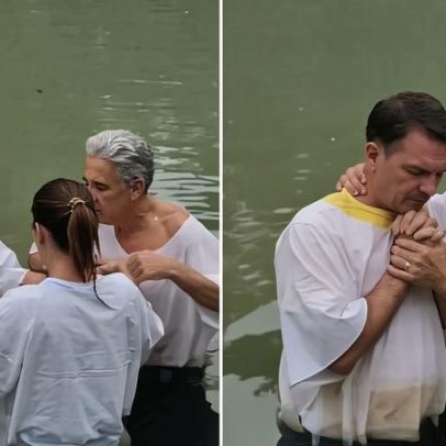 Flávio Bolsonaro e esposa são batizados no Rio Jordão