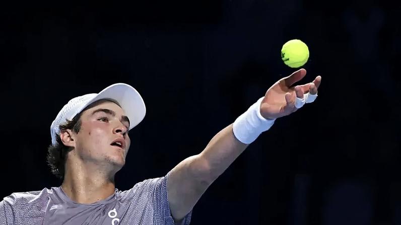 João Fonseca na campanha vitoriosa no ATP 500 da Basileia (Foto: Divulgação)