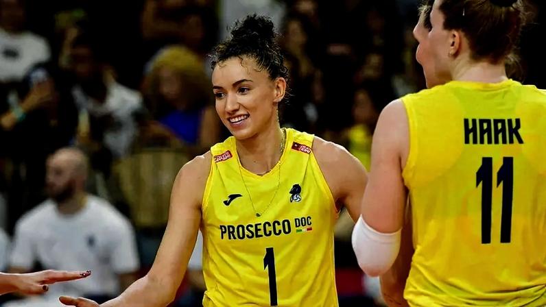 Gabi Guimarães durante partida no Mundial de vôlei (Foto: Deco Pires)