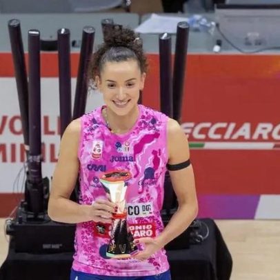 Gabi Guimarães vence primeiro título do ano e é MVP