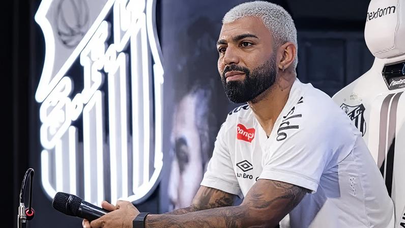 Gabigol em apresentação no Santos