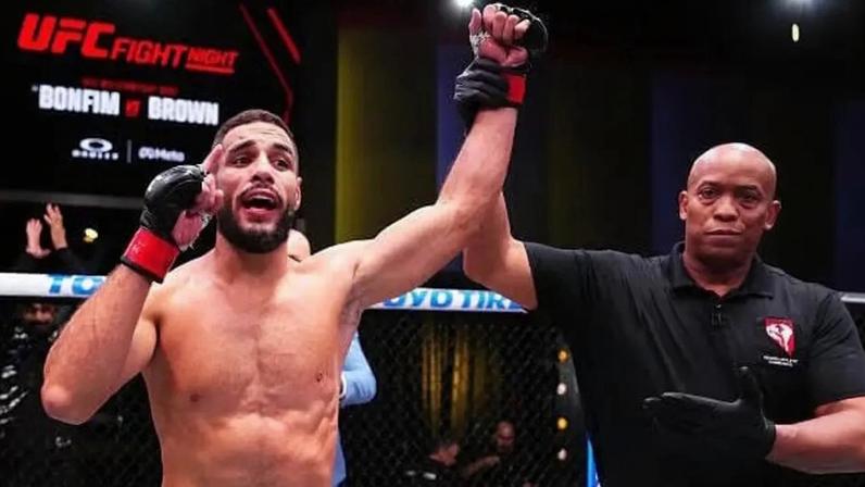 Gabriel Bonfim venceu Randy Brown no UFC Vegas 111 (Foto: Jeff Bottari/Zuffa LLC)