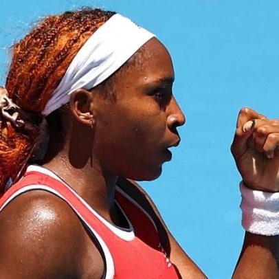 Gauff leva EUA às semifinais com vitórias em simples e mistas