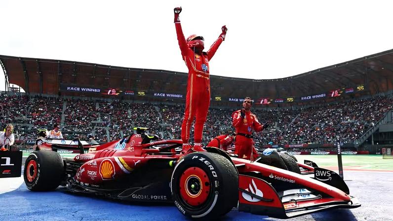 Última vitória da Ferrari na F1 foi com Carlos Sainz, no GP do México de 2024 — Foto: Bryn Lennon - Formula 1/Formula 1 via Getty Images