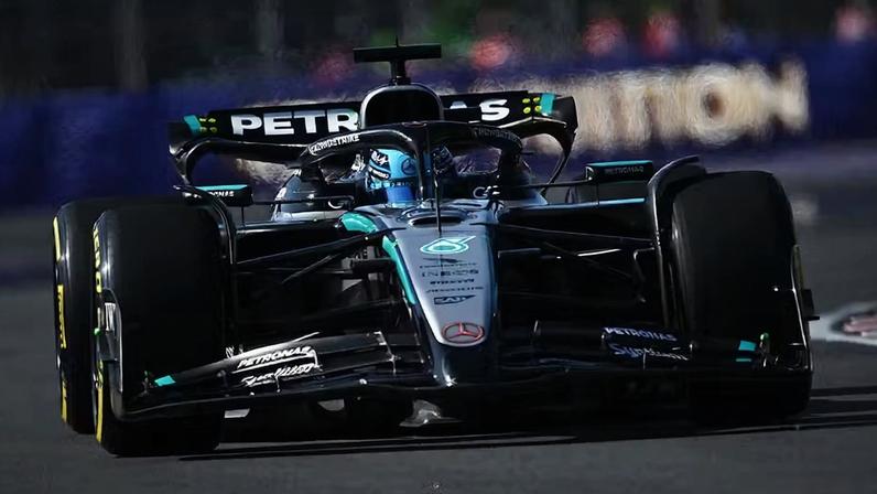Mercedes teve pilotos históricos em duas eras distintas na Fórmula 1 — Foto: Minas Panagiotakis/Getty Images