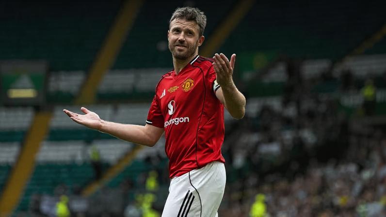 Michael Carrick é ídolo do Manchester United — Foto: Craig Foy/SNS Group via Getty Images