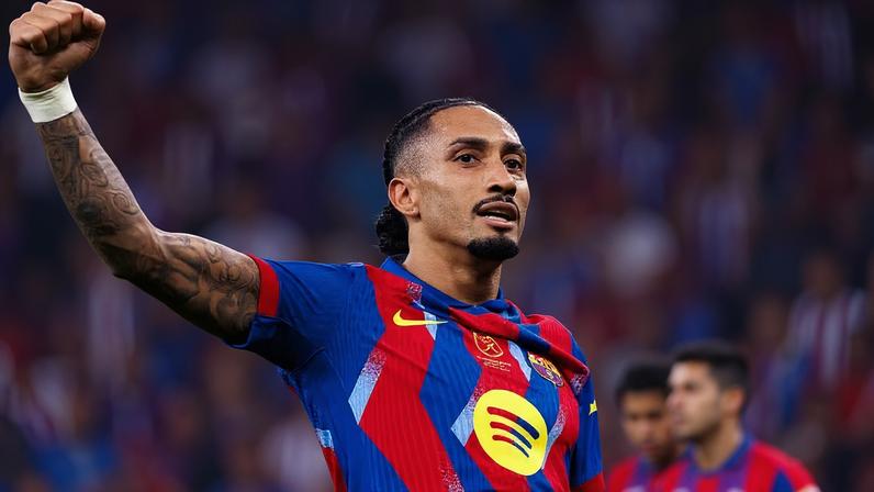 Raphinha brilhou na semifinal da Supercopa da Espanha entre Barcelona e Athletic Bilbao — Foto: Getty Images