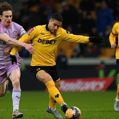 João Gomes lidera oito marcas do Wolves e chega a 100 jogos na Premier League