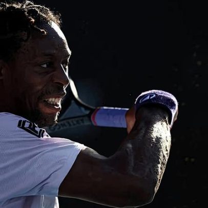 Monfils leva virada e é eliminado na estreia em Auckland