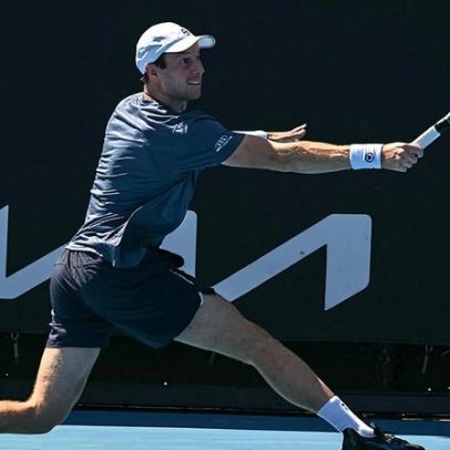 Van de Zandschulp avança e busca nova vitória sobre Djokovic