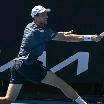 Van de Zandschulp avança e tenta novas vitórias sobre Djokovic