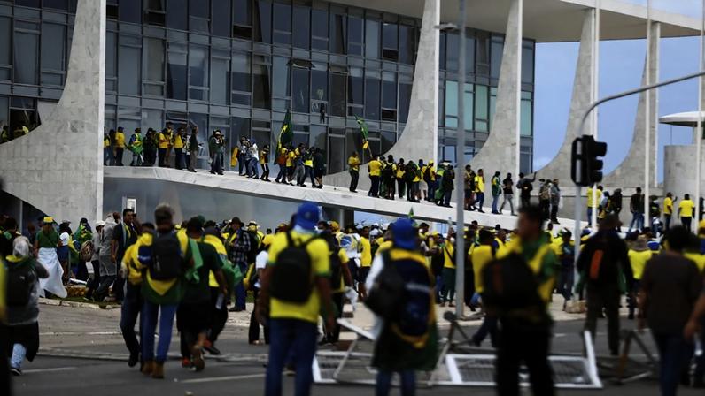 Coronel do Exército sugeriu que regulamentos militares poderiam ser desconsiderados em algumas situações e que a hierarquia e a disciplina poderiam ser rompidas