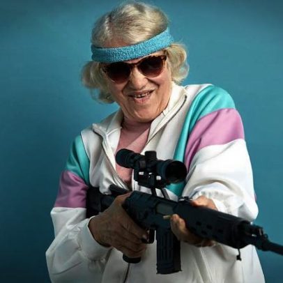 Idosa de 95 anos, cega, tem mira superior aos companheiros do Battlefield