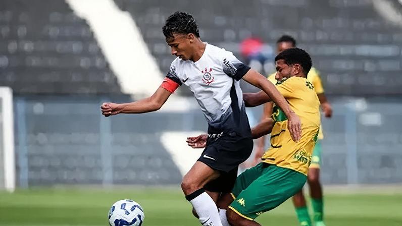 Gui Amorim em ação pelo Corinthians