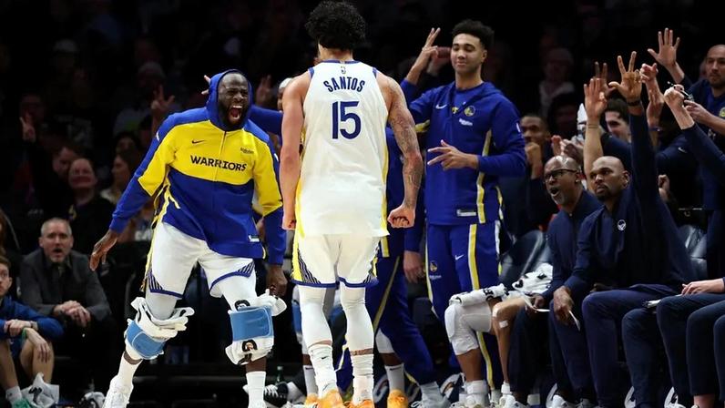 Gui Santos no jogo entre Warriors e Wolves na NBA (Foto: David Berding/Getty Images/AFP)