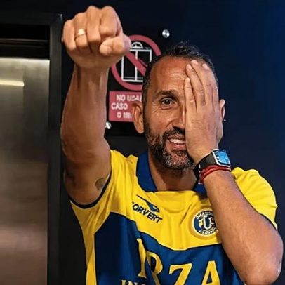 Barcos, aos 41, recusa aposentadoria e assina com clube peruano
