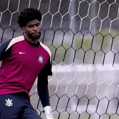 Hugo Souza projeta duelo da Supercopa entre Corinthians e Flamengo
