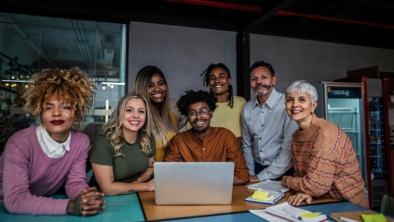 Estudo aponta que a diversidade de grupos e vozes redefine debates socioeconômicos e organizações comunitárias
