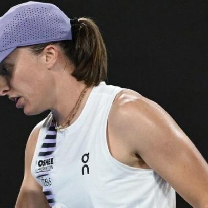 Iga Świątek vence em três sets após partida marcada por altos e baixos