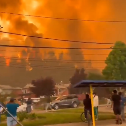 Incêndio florestal destrói 80% de cidade no Chile e deixa bairros em cinzas