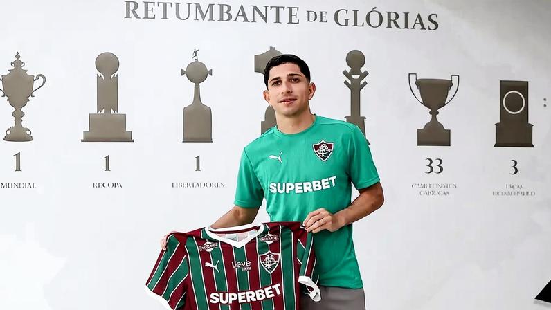 Savarino, novo jogador do Fluminense, no CT Carlos Castilho (Foto: Lucas Merçon/ Fluminense FC)