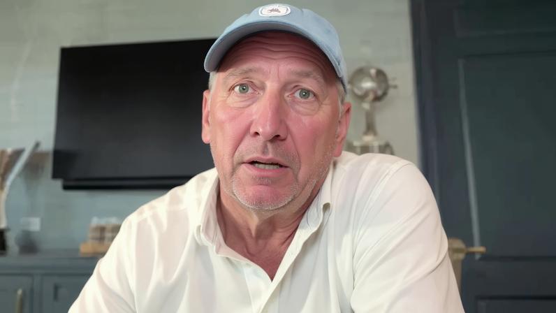 John Textor, dono da SAF do Botafogo, em live (Foto: Reprodução)