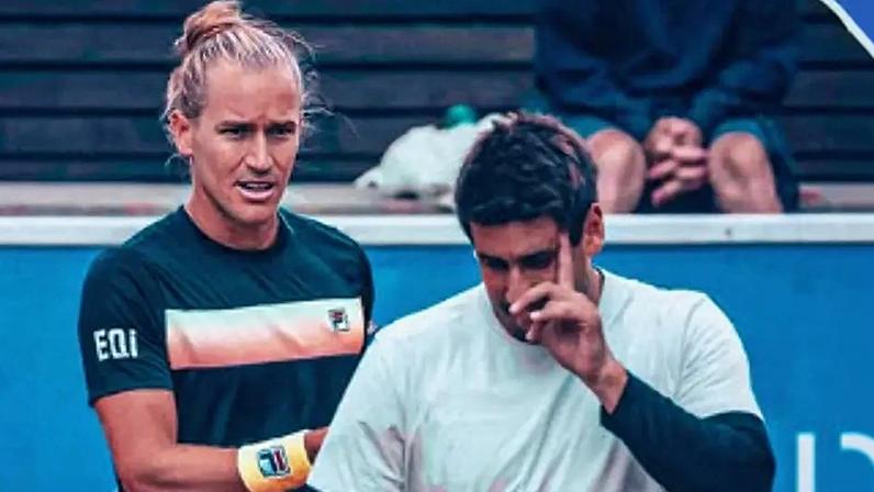 Rafael Matos (e) e Orlando Luz caíram nas quartas em Brisbane (Reprodução)