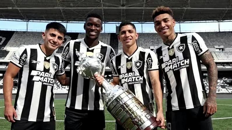Thiago Almada, Luiz Henrique, Savarino e Igor Jesus foram campeões da Libertadores com o Botafogo (Foto: Vítor Silva/Botafogo)