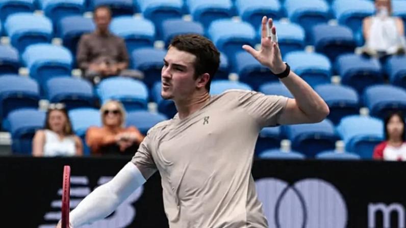 João Fonseca em treino no Australian Open (Reprodução)
