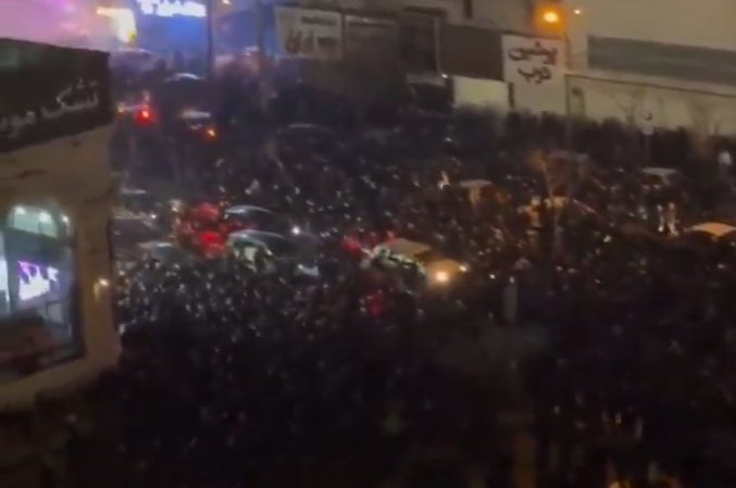 Autoridade iraniana confirma cerca de 2 mil mortes em protestos