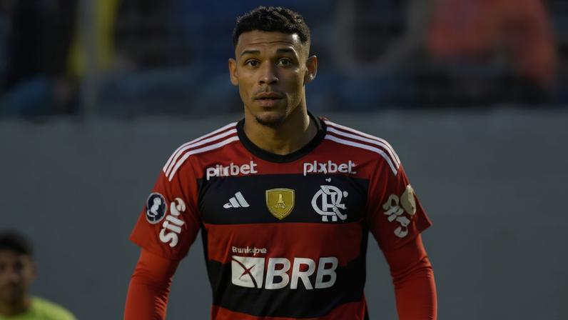Victor Hugo em ação pelo Flamengo (Foto: Marcelo Cortes/Flamengo)