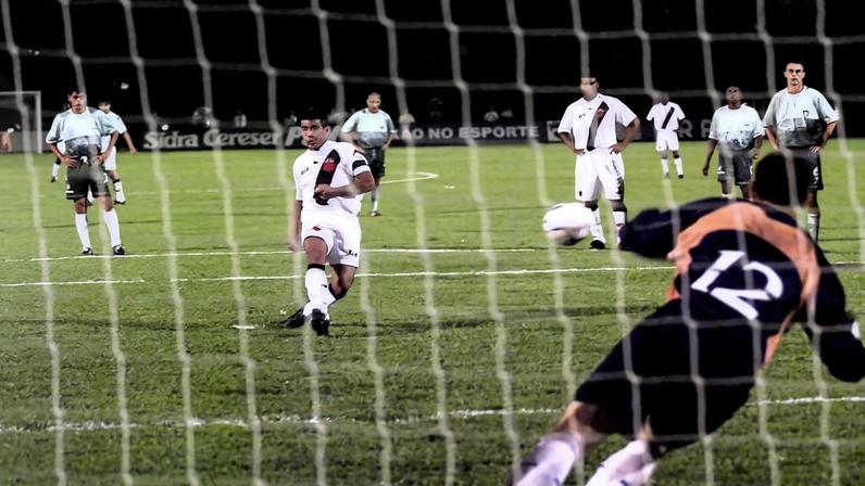 Vasco x Palmeiras, pela final da Copa Mercosul em 2000 (Foto: Nelson Almeida)