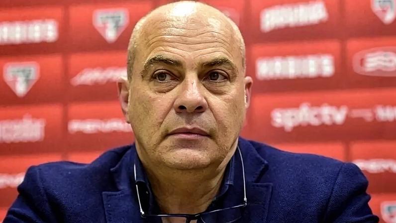 Douglas Schwartzmann coordenava as categorias de base em Cotia (Foto: Arquivo Lance!)