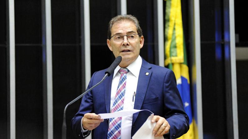 Lula assina veto integral ao PL da Dosimetria em evento de defesa da democracia