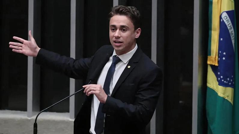 Nikolas Ferreira reagiu após denúncia de Lindbergh Farias à Polícia Federal. (Foto: Bruno Spada/Câmara dos Deputados)